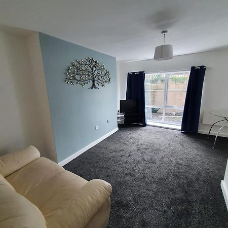 Quiet 2 Bedroom Flat In Darlington With Free Parking, Wi-Fi And More Екстер'єр фото