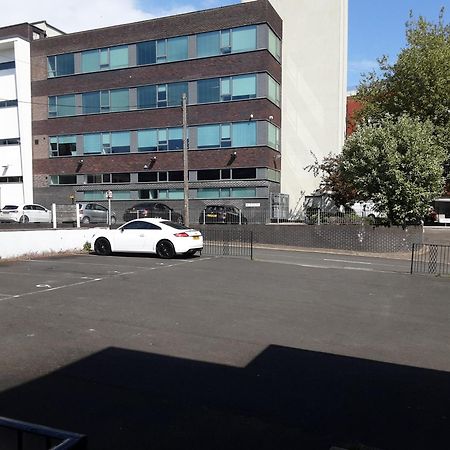 Quiet 2 Bedroom Flat In Darlington With Free Parking, Wi-Fi And More Екстер'єр фото