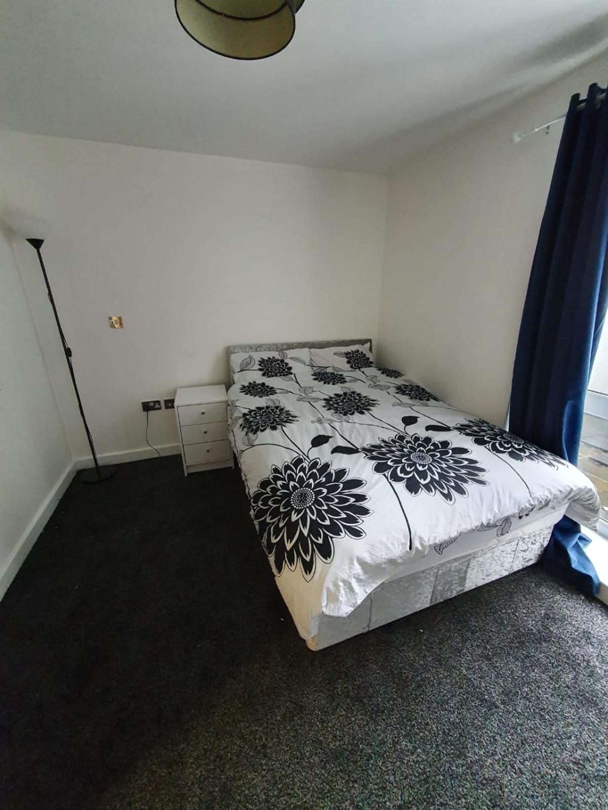 Quiet 2 Bedroom Flat In Darlington With Free Parking, Wi-Fi And More Екстер'єр фото